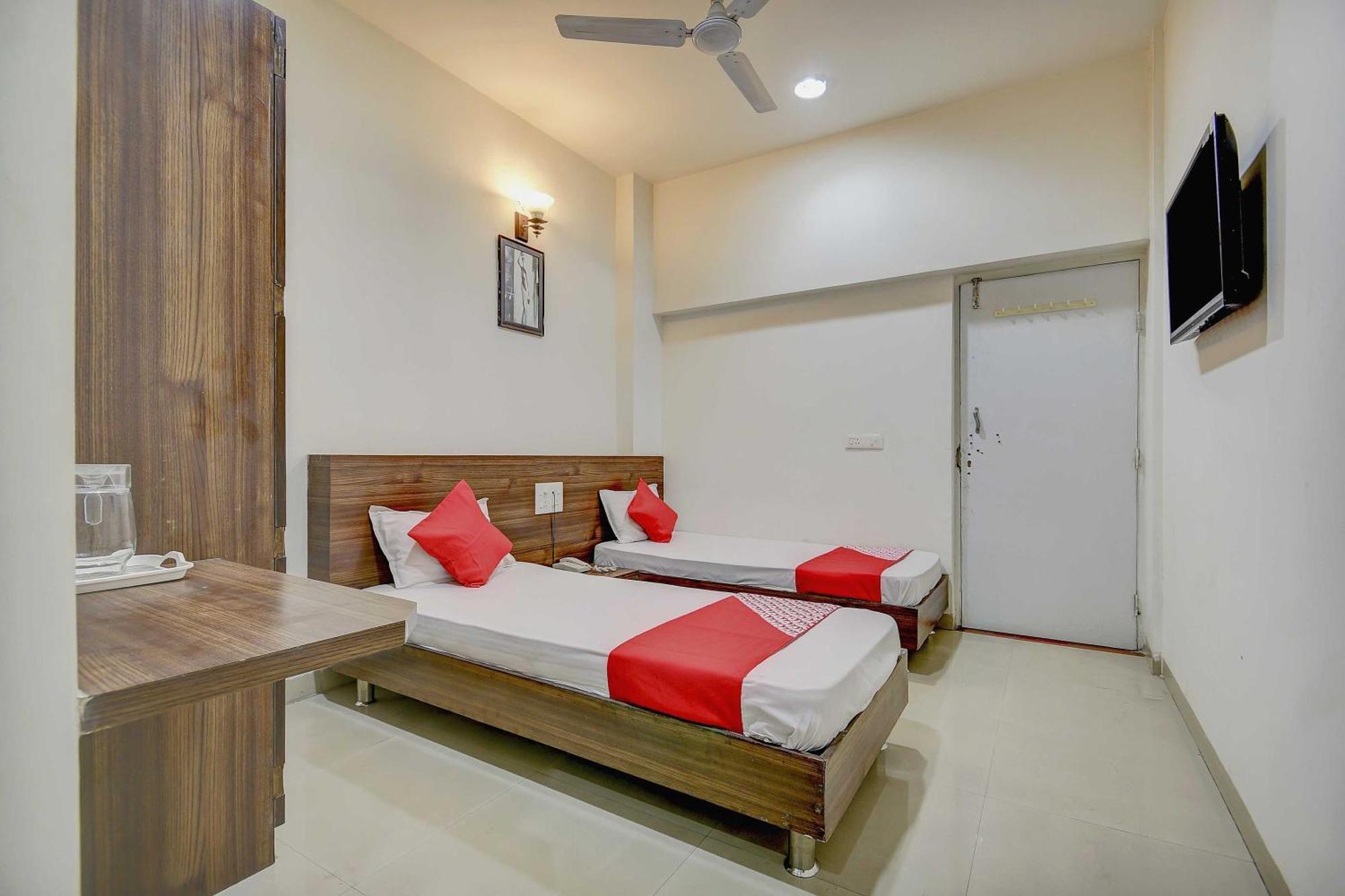 Hotel O Plus Corporate One Khapa  Buitenkant foto