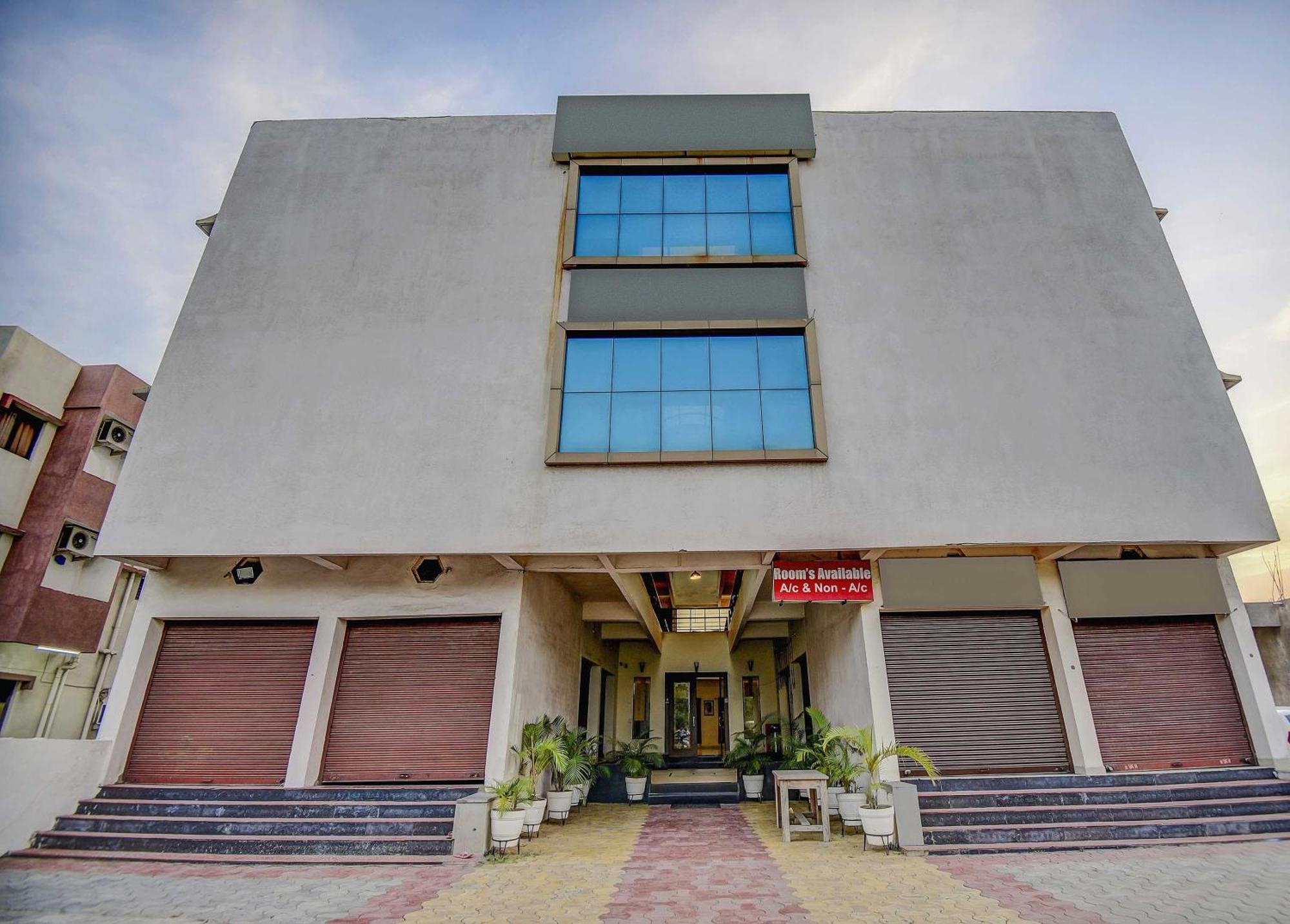 Hotel O Plus Corporate One Khapa  Buitenkant foto