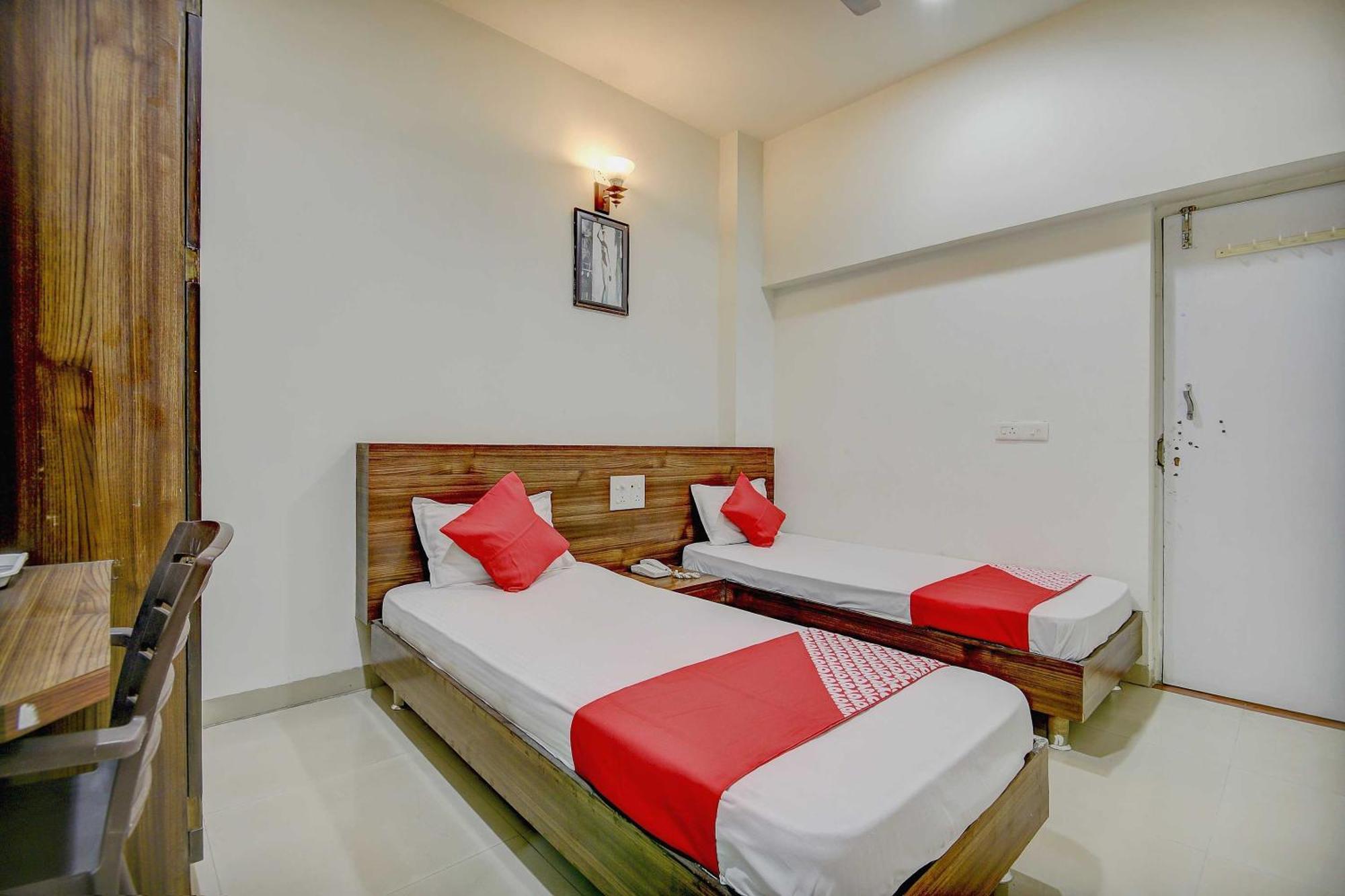 Hotel O Plus Corporate One Khapa  Buitenkant foto