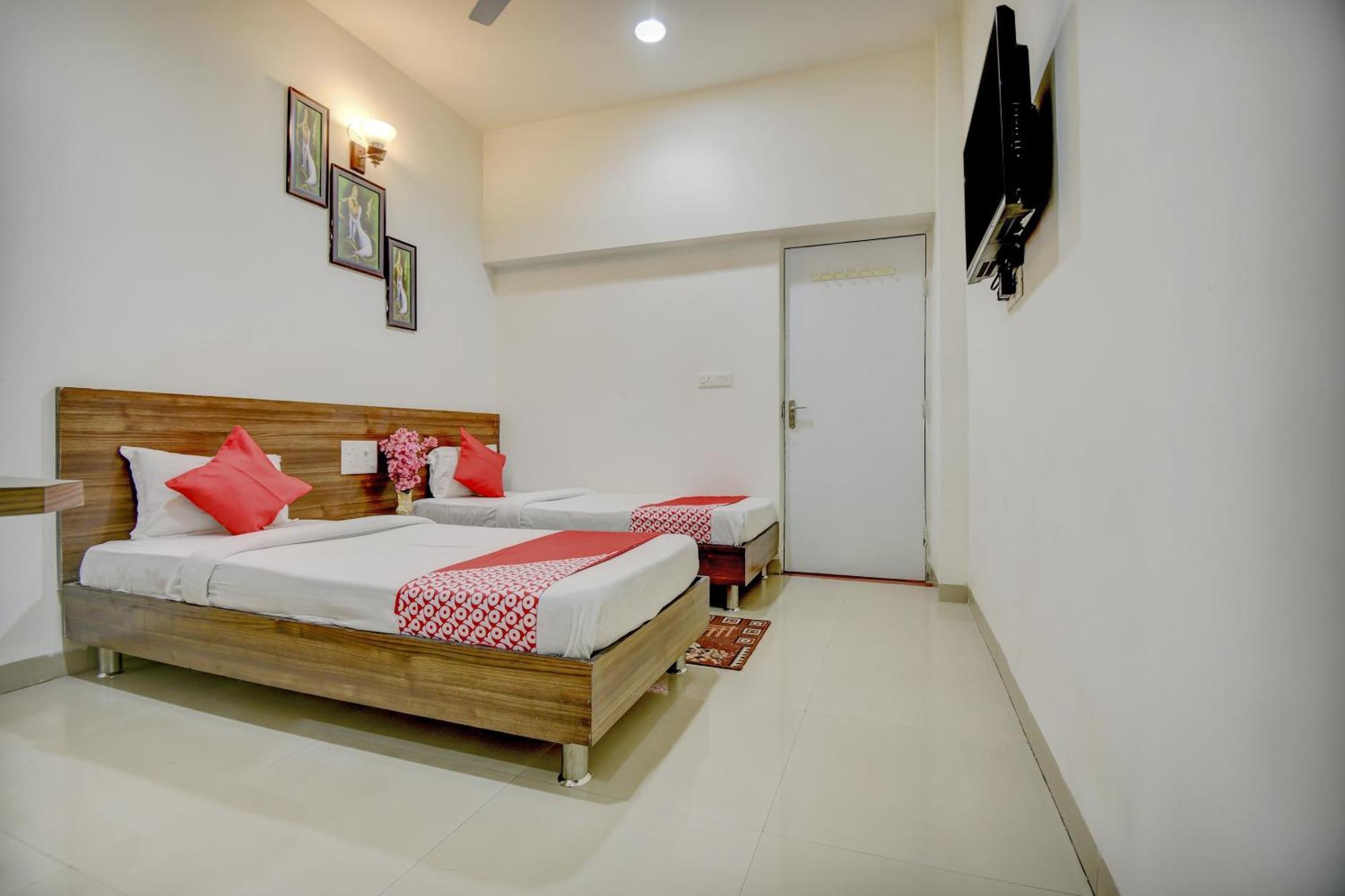 Hotel O Plus Corporate One Khapa  Buitenkant foto